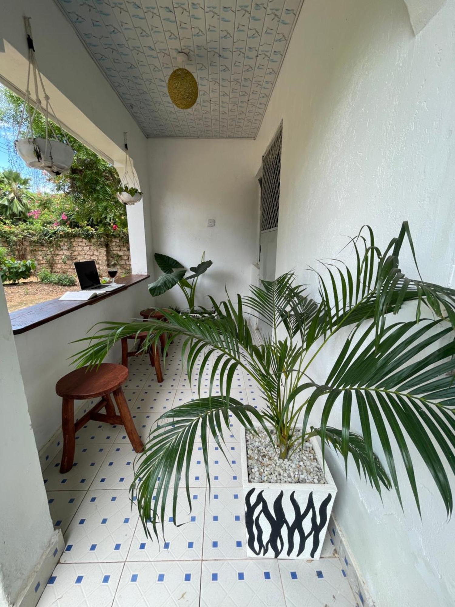 Savita House Diani Magutu Esterno foto